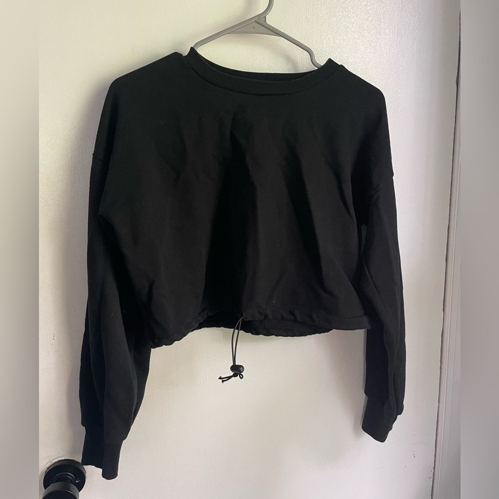PrettyLittleThing cropped workout sweater